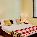 Sea Garden Apartment