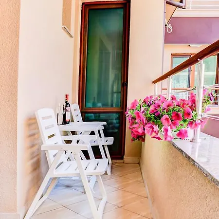 Sea Garden Апартамент