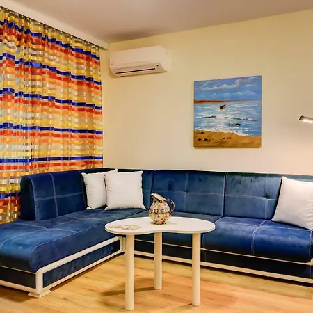 Sea Garden بوموري