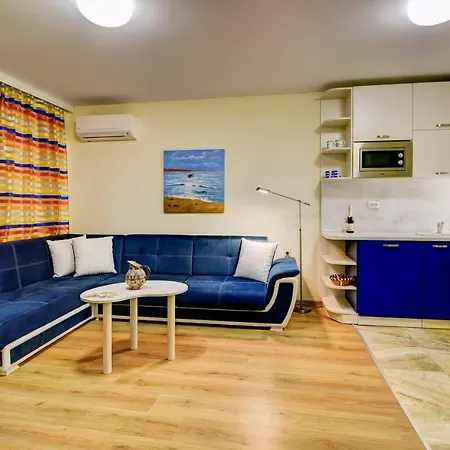 Апартамент Sea Garden Поморие