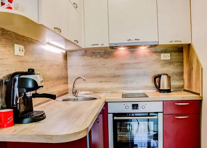 Sea Garden Apartment *