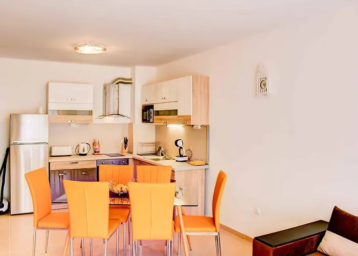 Sea Garden Apartment