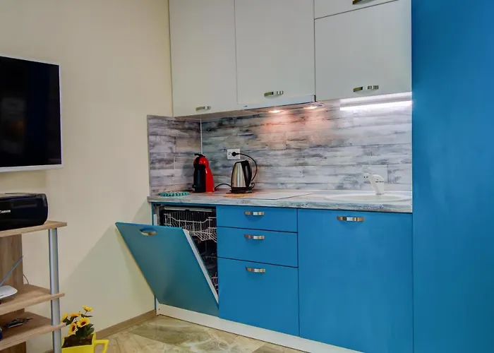 Sea Garden Apartment *