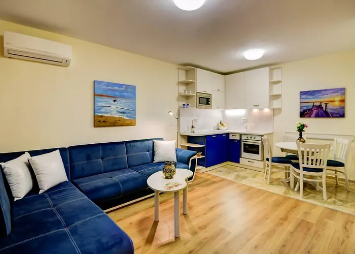 Sea Garden Apartment